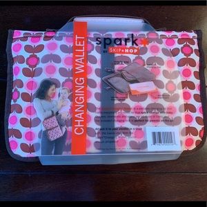 NWOT Spark By Skip Hop Diaper Channing Kit